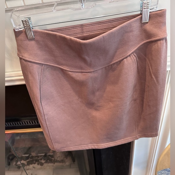 lululemon athletica Tan Mini Skirt - Picture 4 of 8